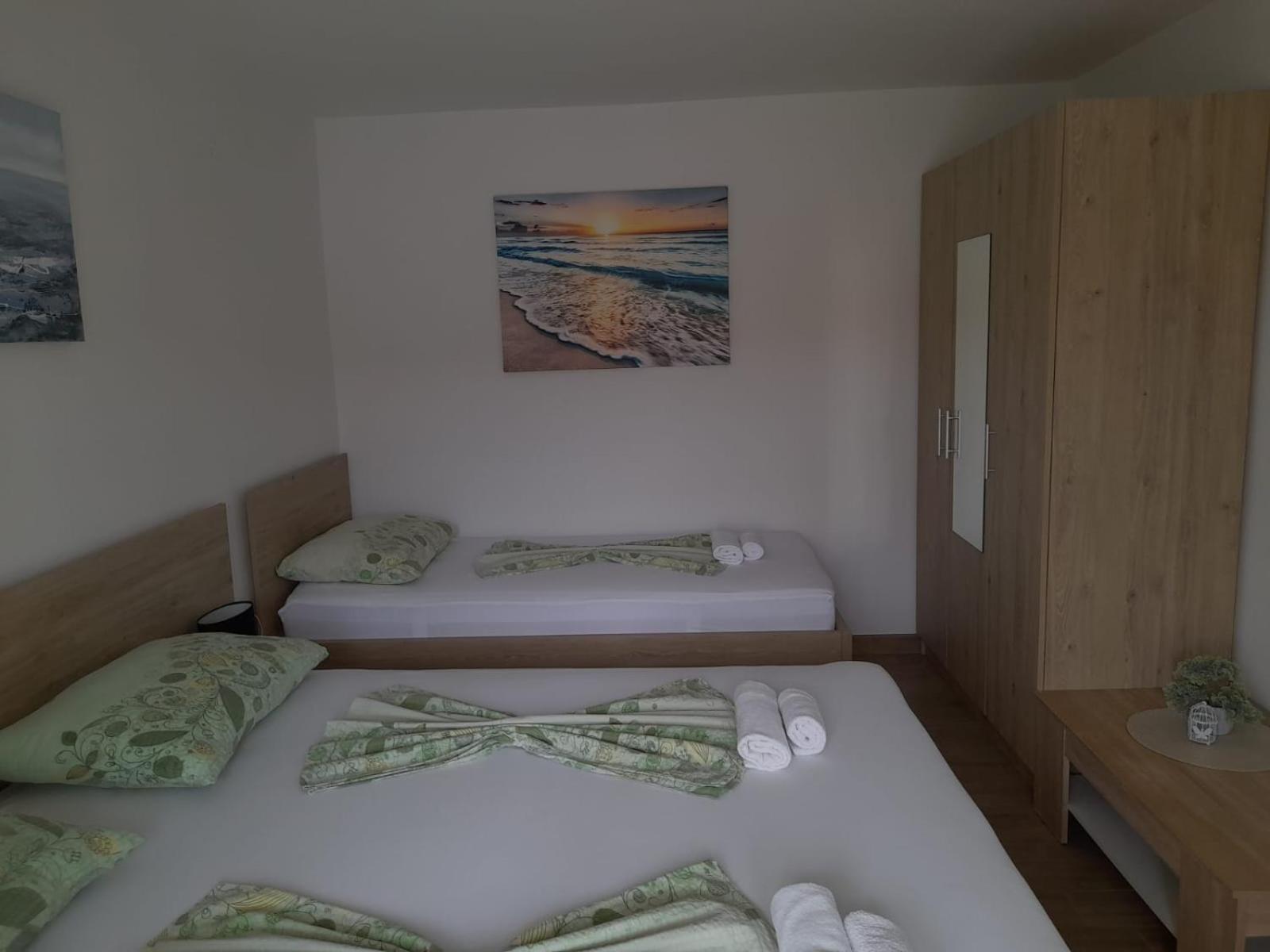 Apartments Boric Lopar Quarto foto